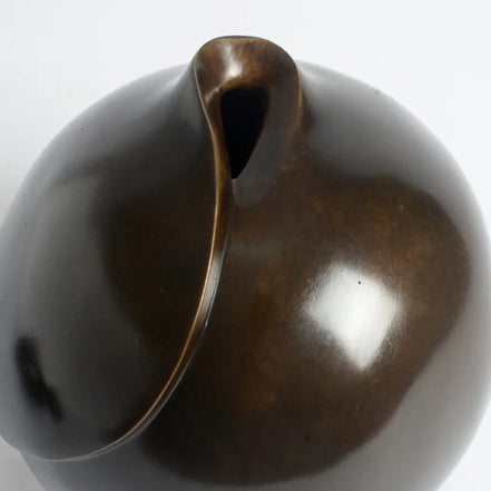 HICKORY VASE