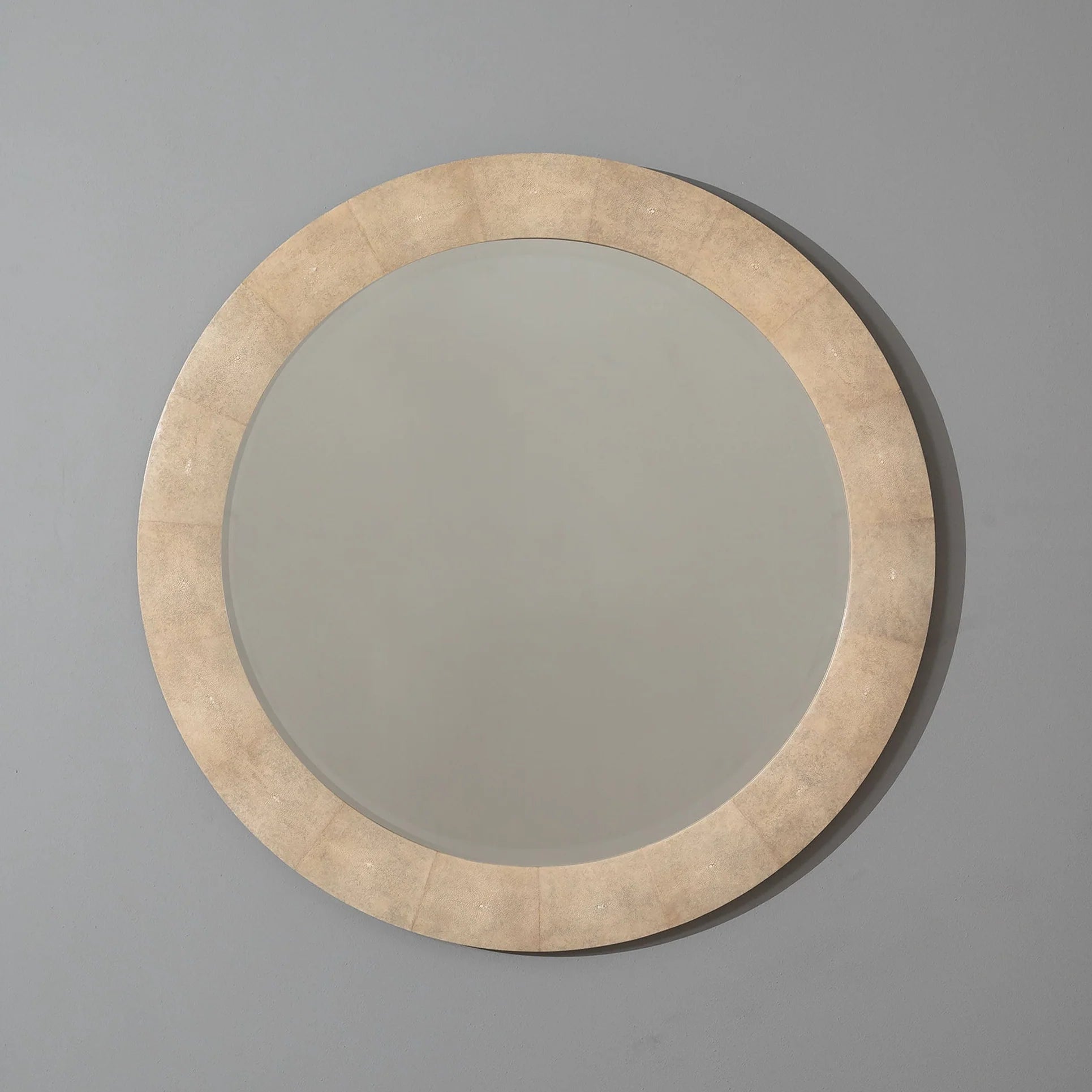 Galucha Mirror