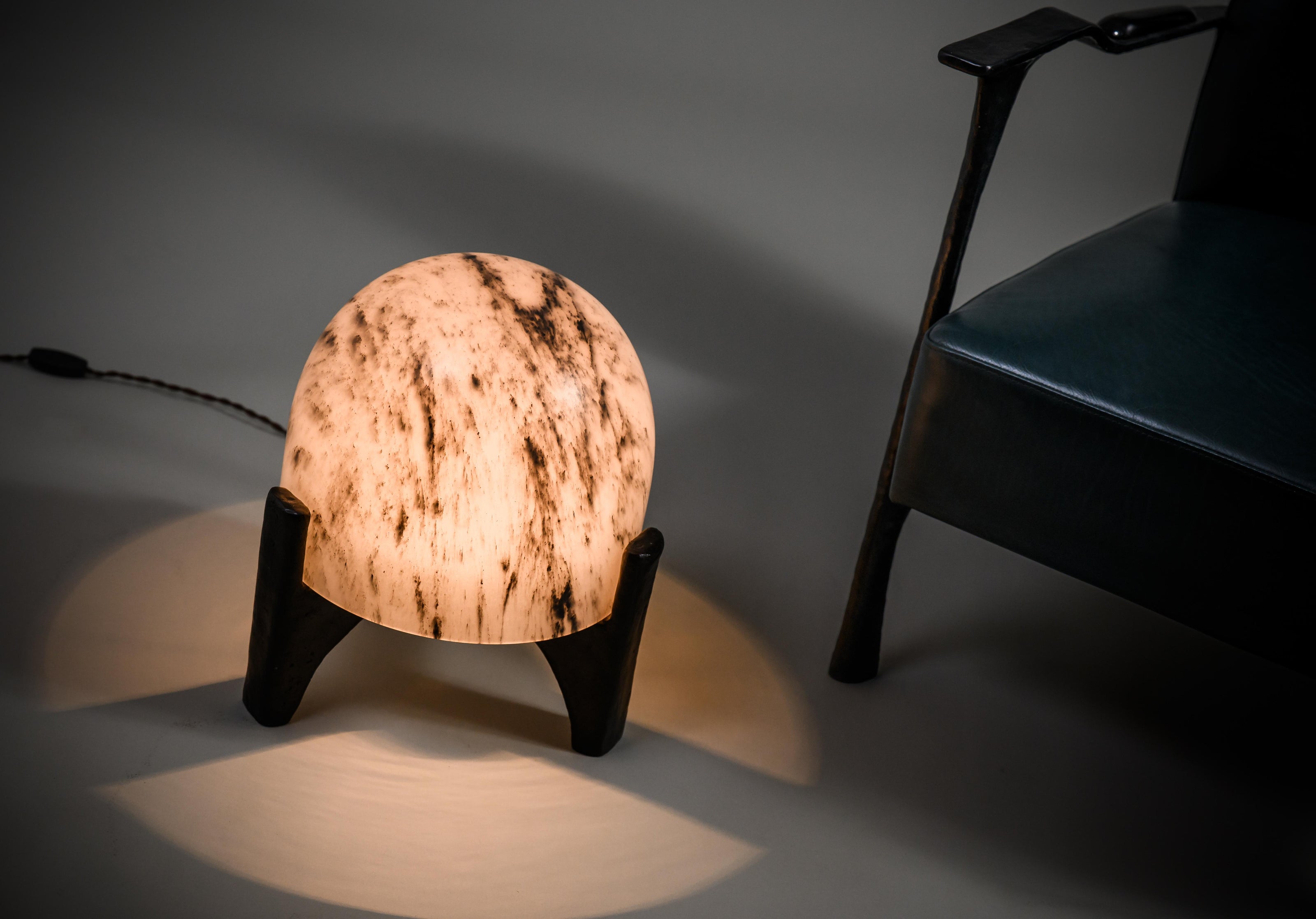 KAI FLOOR LIGHT