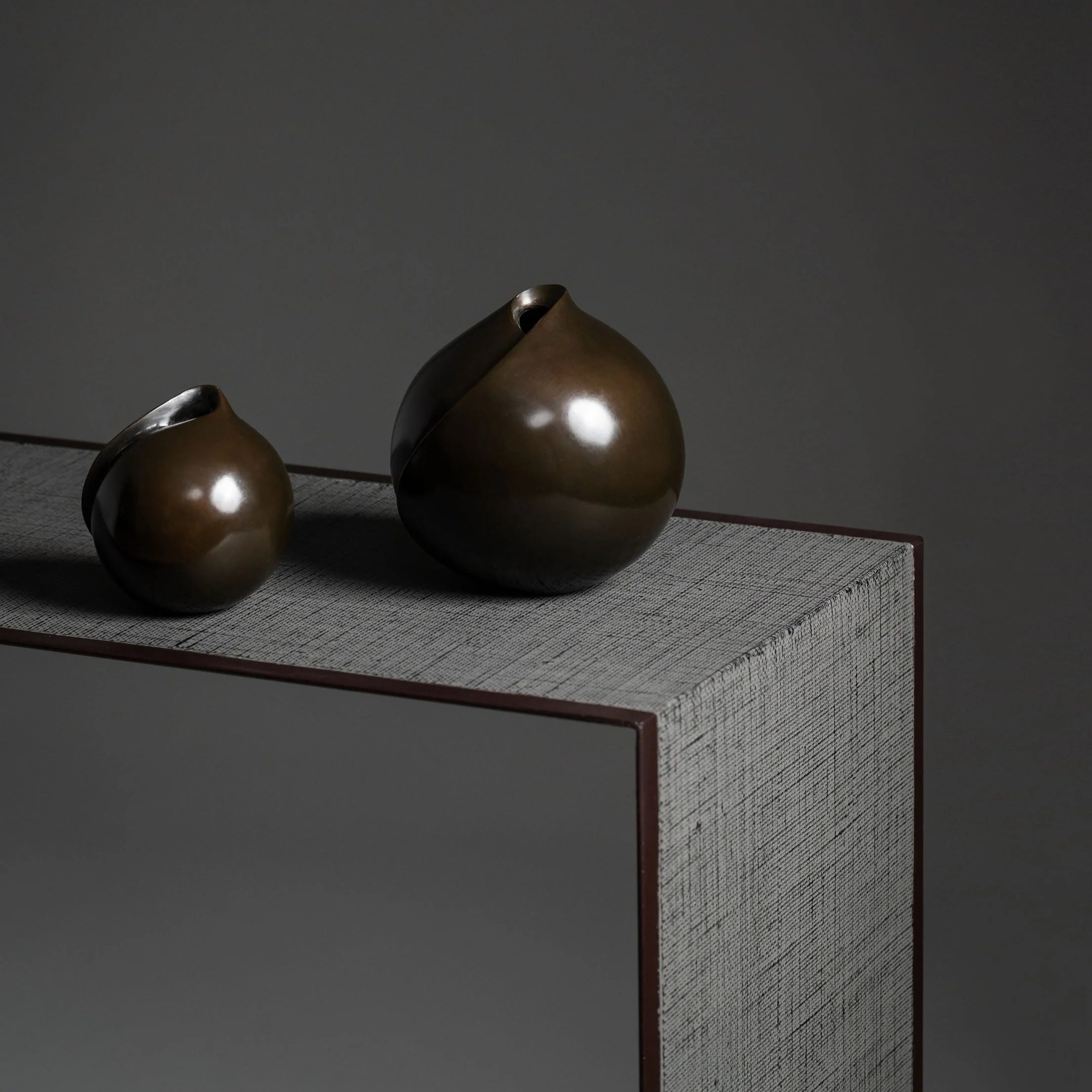 HICKORY VASE