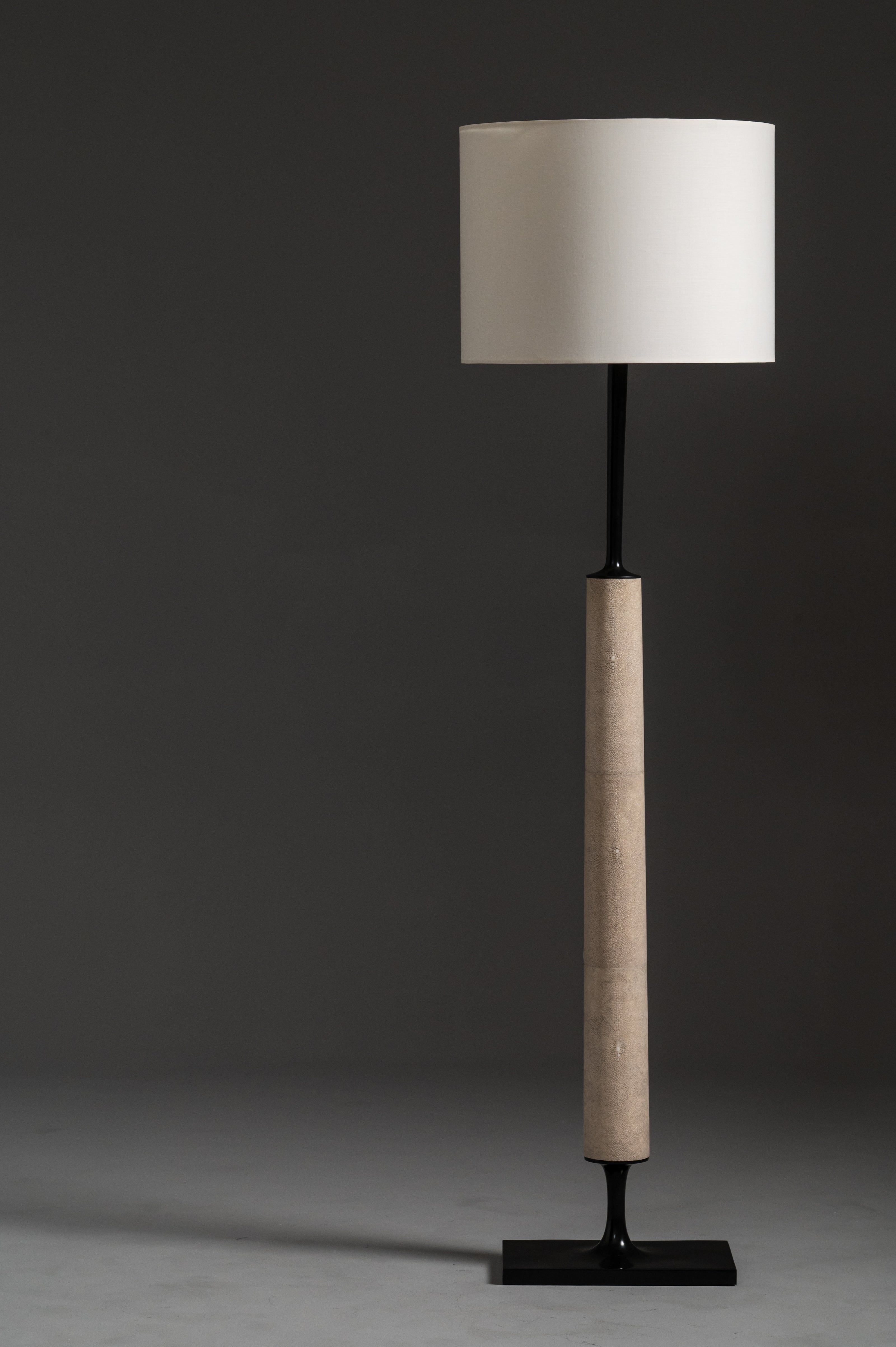 JAYA FLOOR LAMP