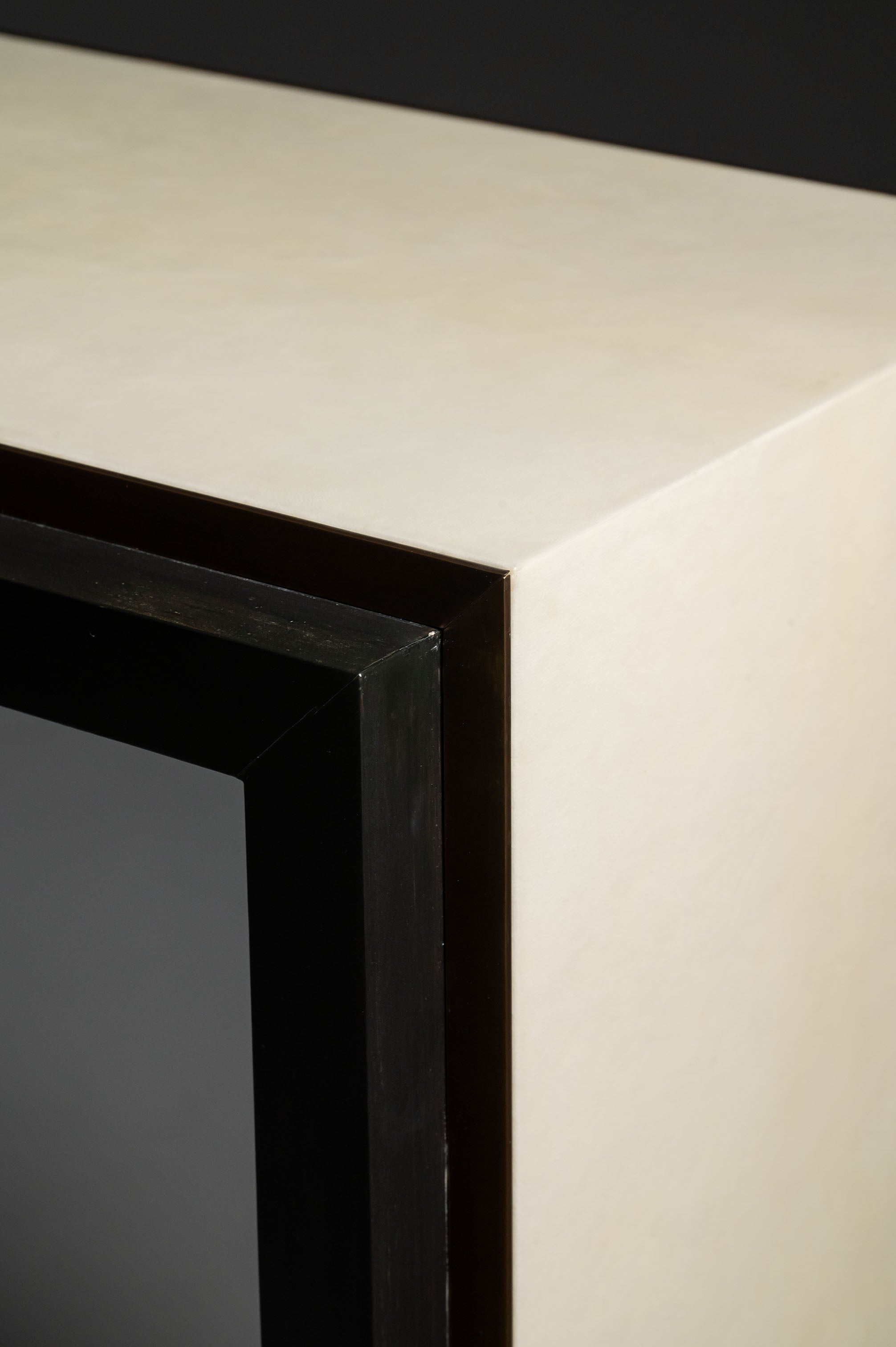 LEVI CONSOLE