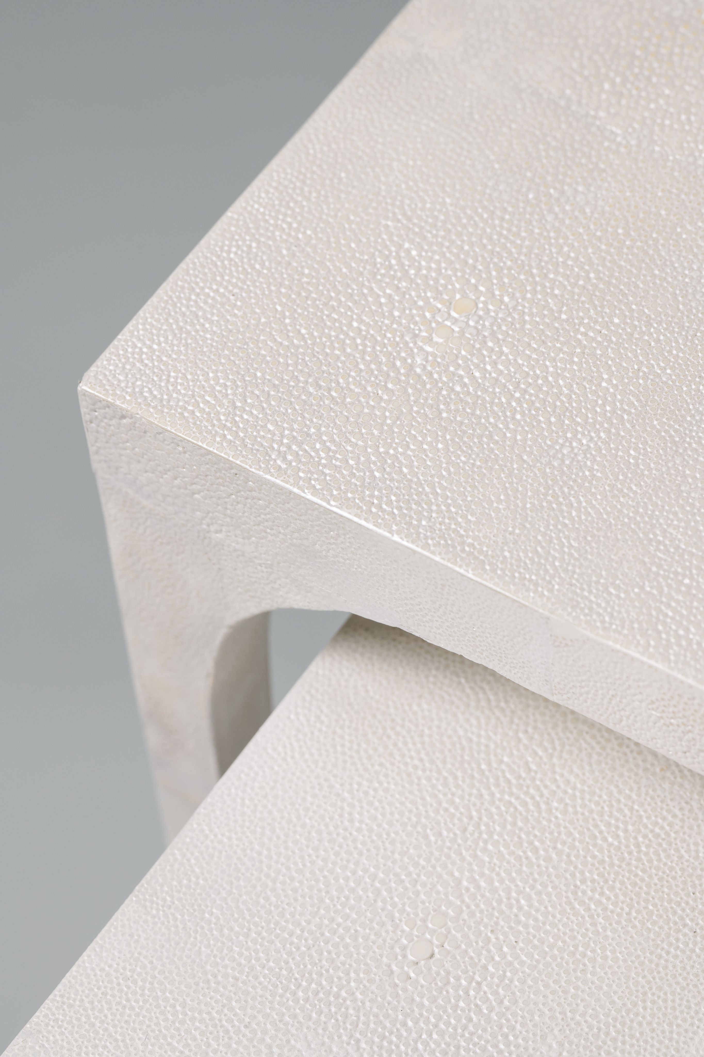 LEVIN SIDE TABLE