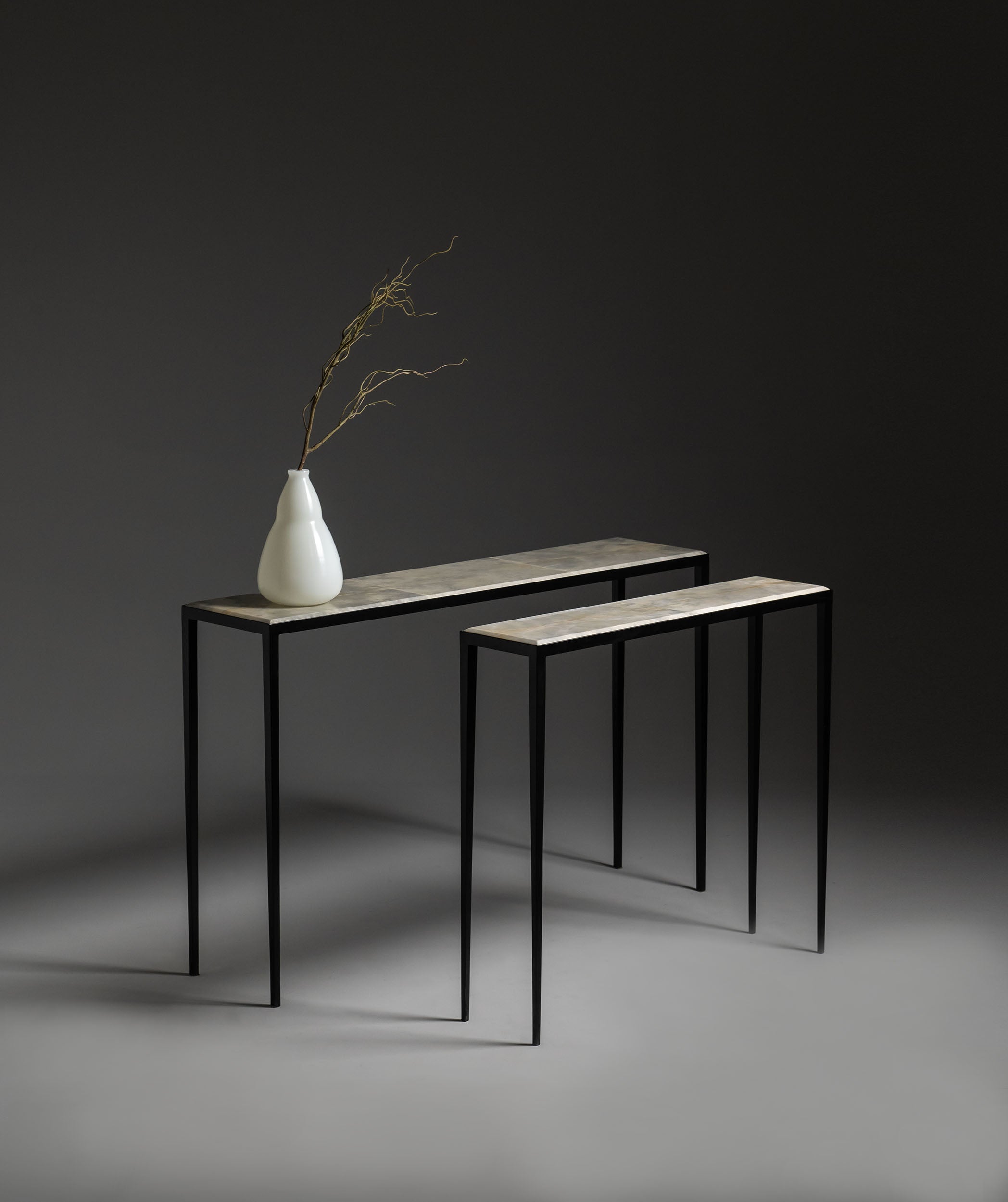 LINEAR CONSOLE TABLE