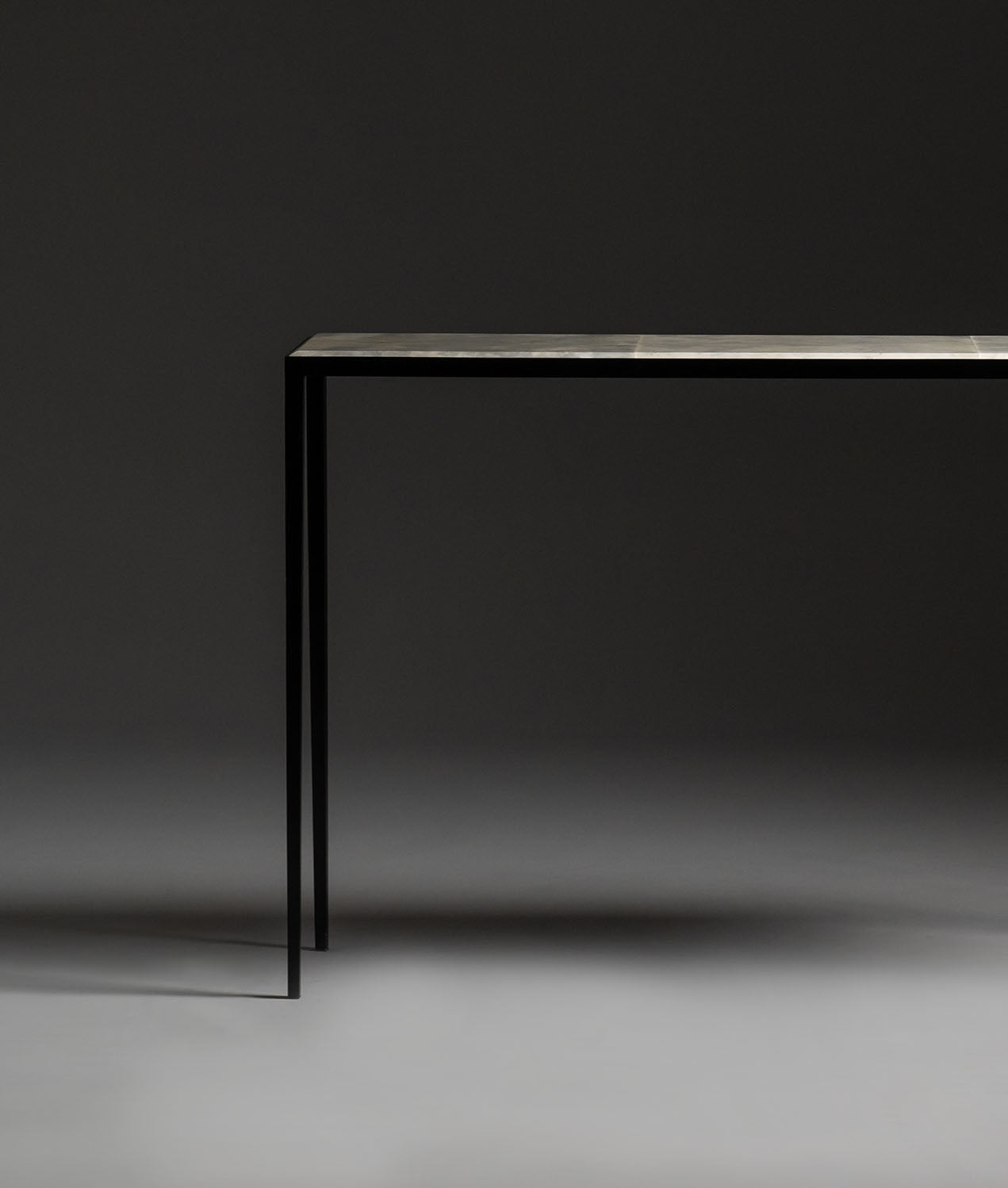 LINEAR CONSOLE TABLE