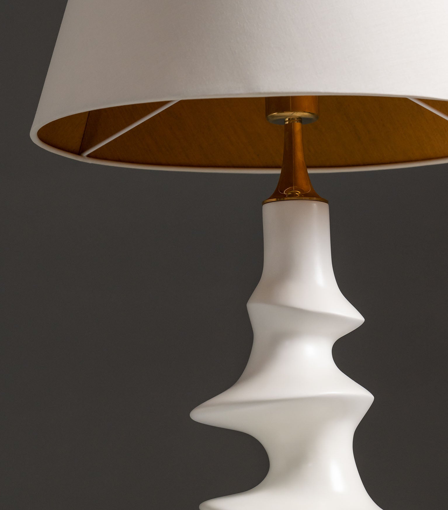 SPRUCE TABLE LAMP