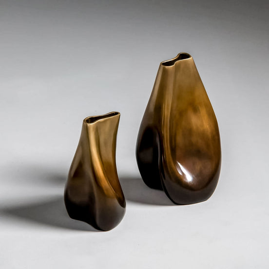 Nashi Vase by Noto Atelier, flaxen bronze